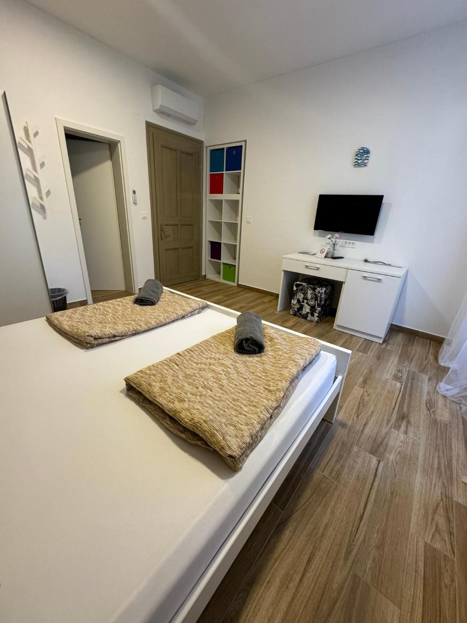 Villa Lovorka By Villa Eva Omišalj Habitación foto