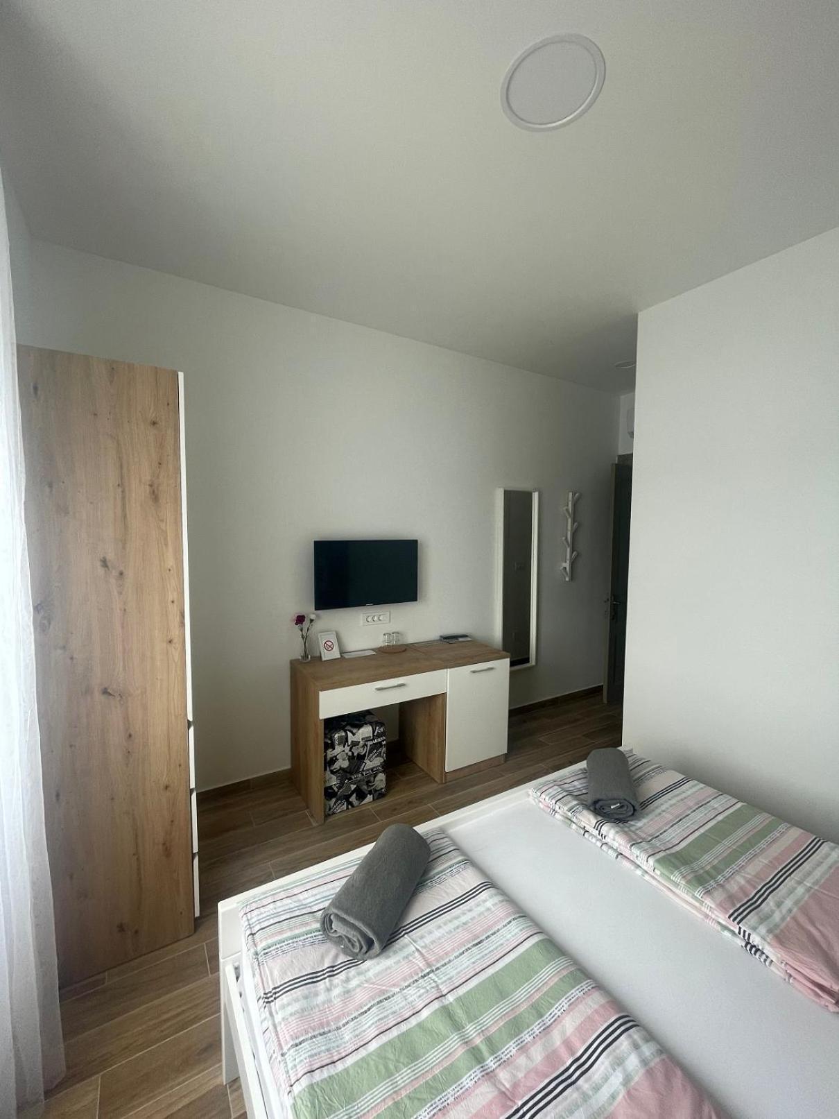 Villa Lovorka By Villa Eva Omišalj Habitación foto