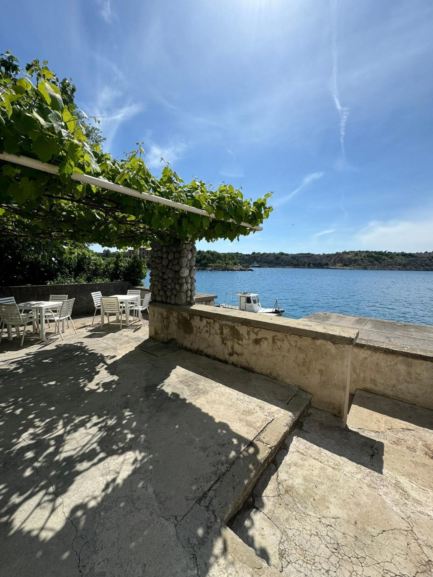 Villa Lovorka By Villa Eva Omišalj Exterior foto